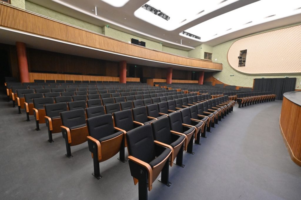 Programi u Velikoj sali odloženi zbog tehničkih problema